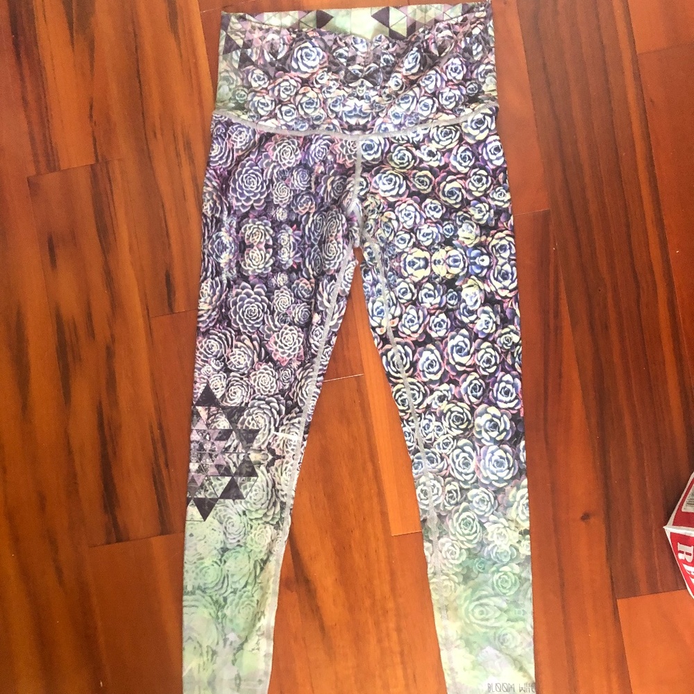 Niyama Sol endless floral leggings